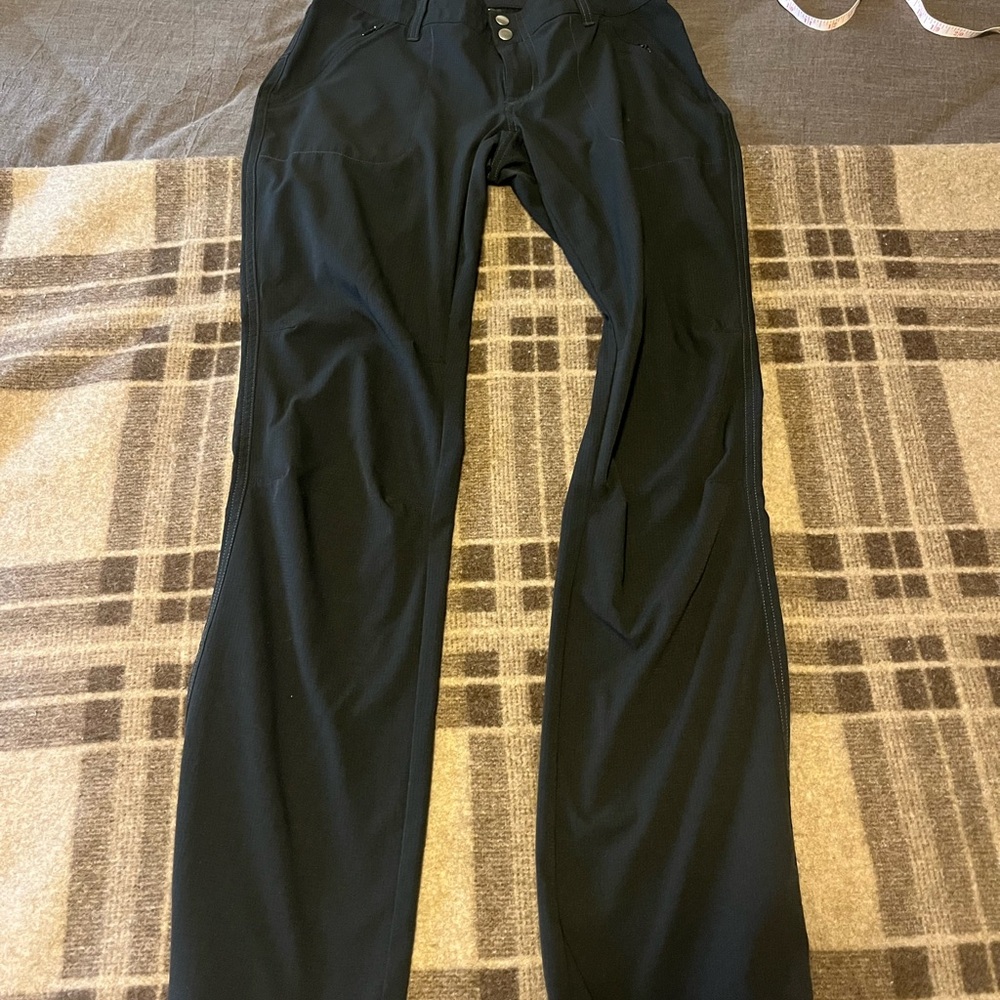 Women’s Black Straight-Leg Pants